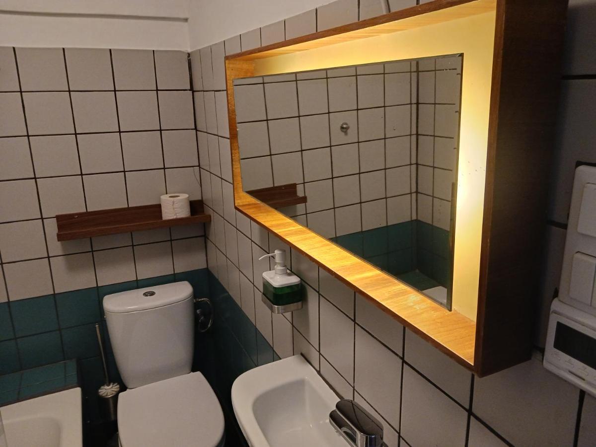 Squat Deluxe Berlin, The Gasthuis